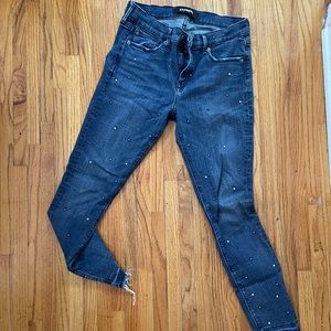 Express pearl ankle legging. Mid rise